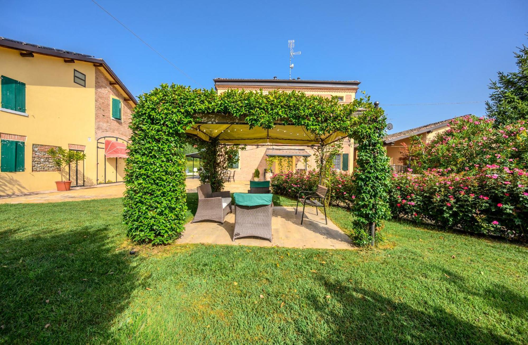La Casa Di Valeria - *